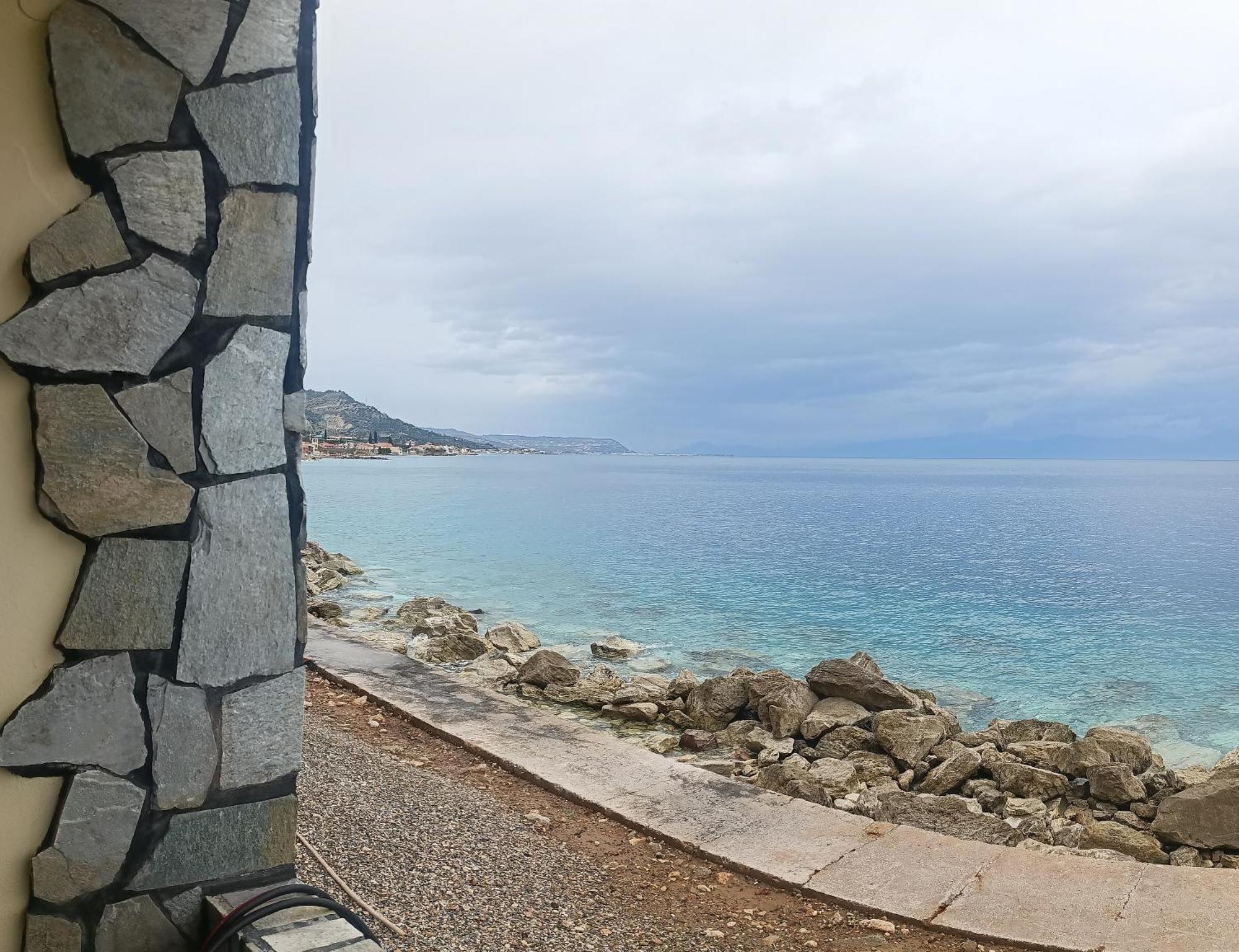 데르베니 House Next To The Sea Side 아파트 외부 사진