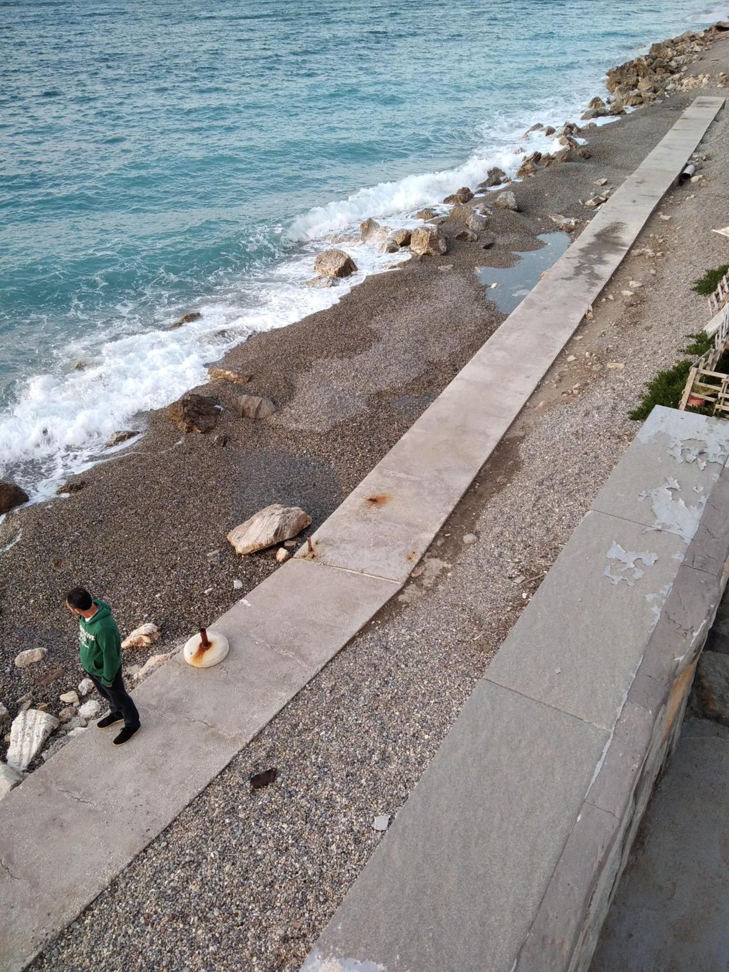 데르베니 House Next To The Sea Side 아파트 외부 사진